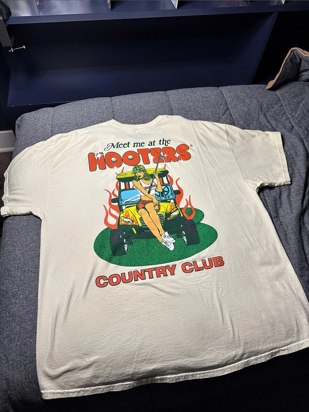 Hooters Country Club Golf Graphic T-Shirt 2XL